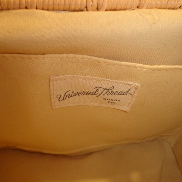 NWOT Universal Thread Wicker Basket Bag Natural Snap Closure Adj. Shoulder Strap - Picture 3 of 12